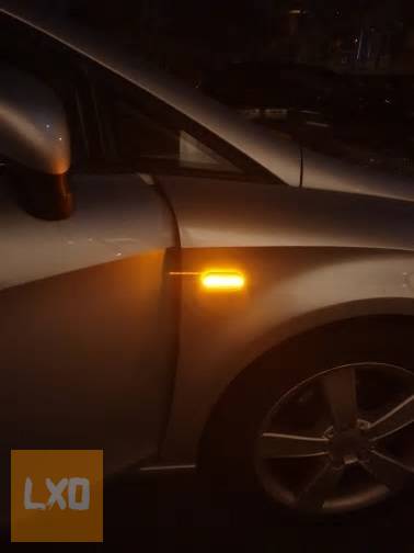 LED oldalindex Füstös Volkswagen Seat Skoda futófényű apróhirdetés