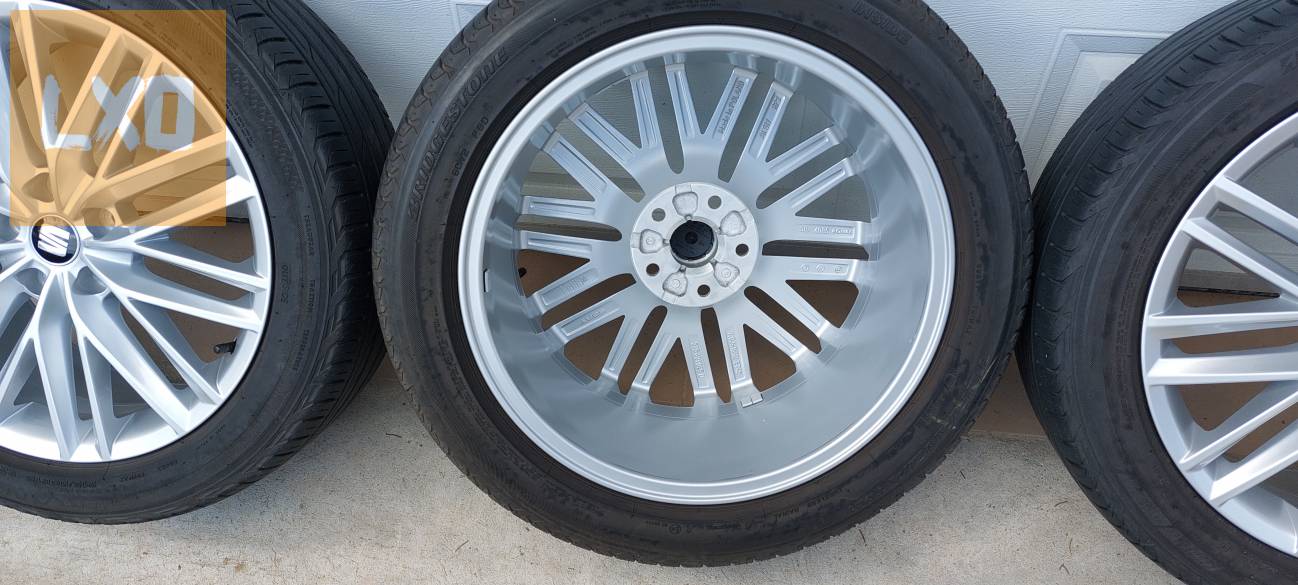 Gyári, Seat Ateca   18” alufelni , 5x112  nyári gumikkal apróhirdetés