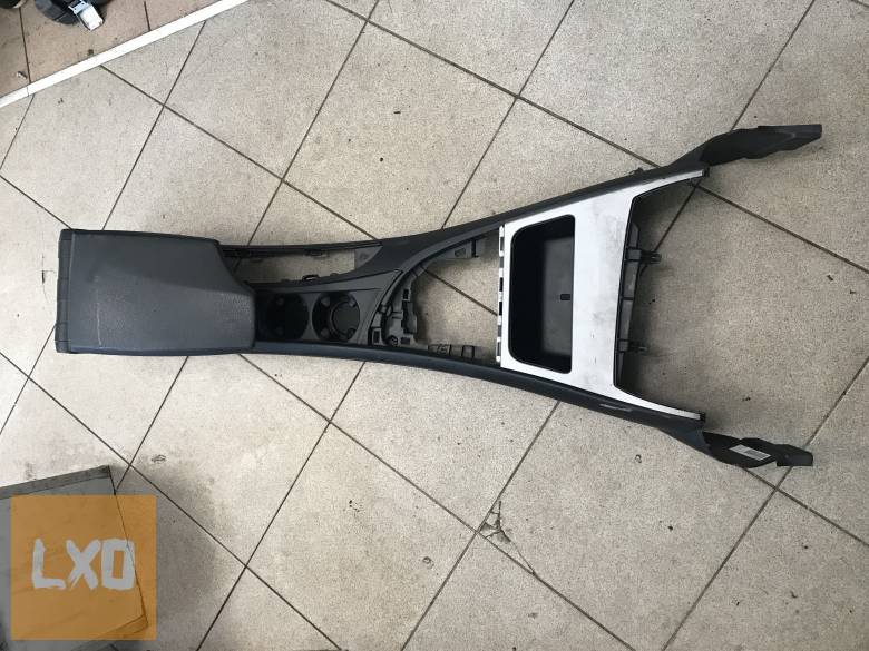 BMW 118D E81 - kardánbox+könyöklő apróhirdetés
