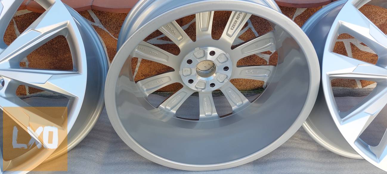Eladó,Gyári,Új, Audi Q3 II F3 18"Sportline alufelni Agy 57.1 apróhirdetés