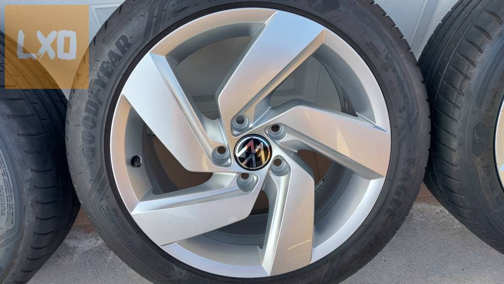 Gyári 17" VW Golf VIII.  /RICHMOND/ alufelni  nyári gumi apróhirdetés
