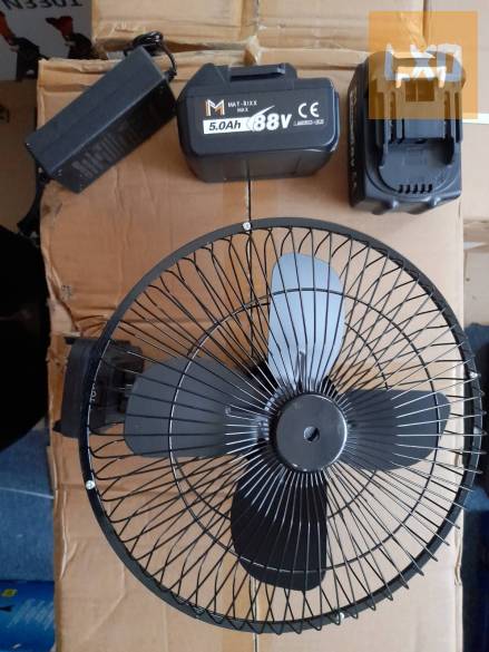 Új Matrixx Lxt akkus ventilátor, 2 nagy akku, töltő 8" apróhirdetés