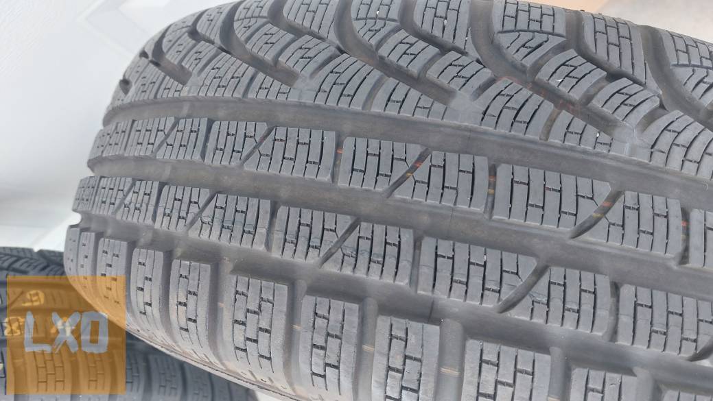 Gyári, Audi Q3 8U 17" alufelni Téli gumik Agy 57.1 apróhirdetés
