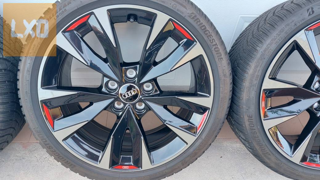 Gyári , Audi S3-A3 8Y 18"   alufelni ,téli gumi apróhirdetés