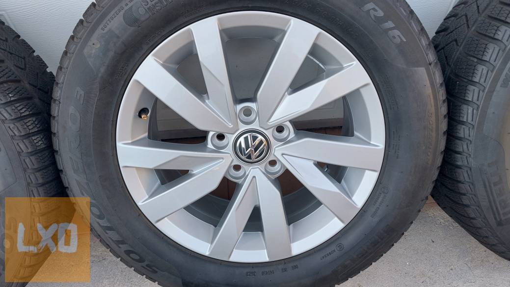 2 Gyári VW Passat B8 3G Aragon/ 16" alufelni Téli gumikkal apróhirdetés