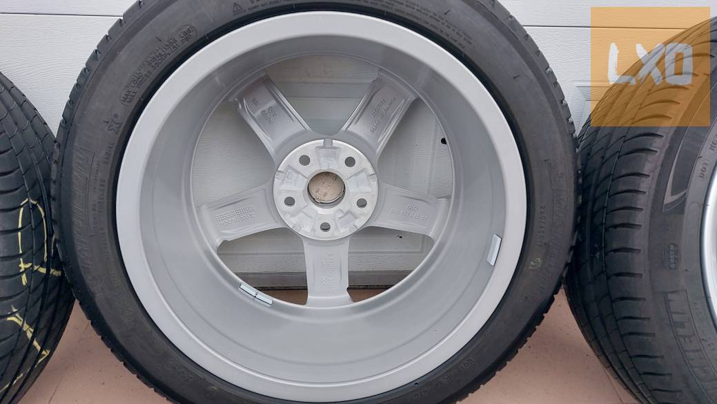 Gyári, új ,Audi S3-A3  8V 17"  alufelni , nyári gumi apróhirdetés