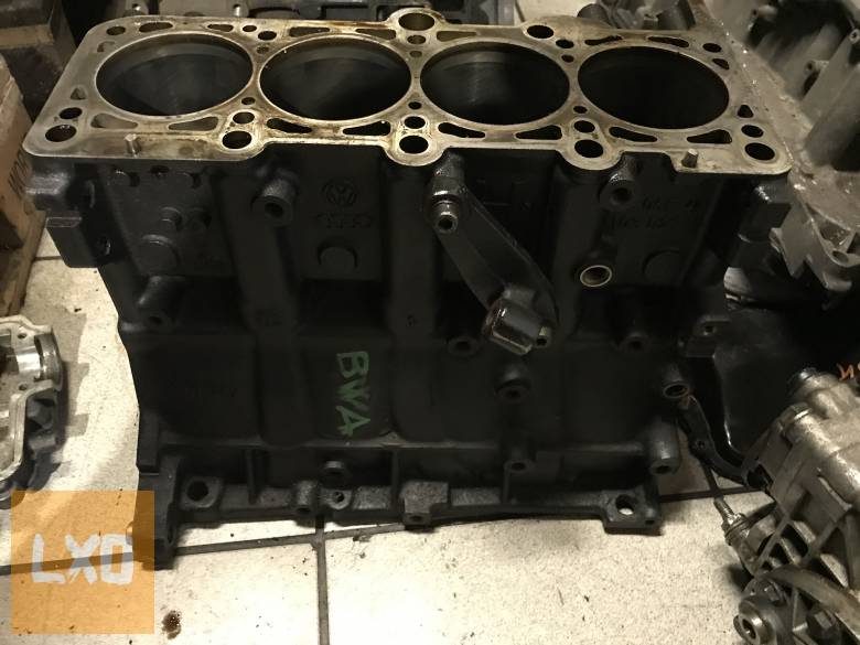 VW csoport  GOLF V 2,0 TFSI BWA _ üres blokk apróhirdetés