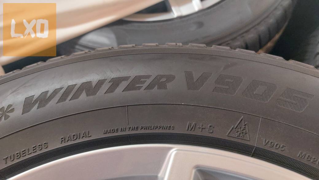 Yokohama Bluearth Winter V905  255/55r18 téli gumik apróhirdetés