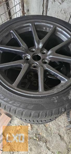 Tesla 3 téli szett, 8,5x18, 64,1, 5x114,3, et40 + Pirelli 235/45 r18 apróhirdetés