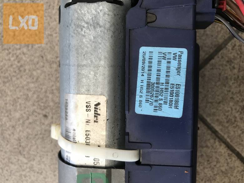 VW PASSAT B7 Variant_  csomagtér motor jobb /elektromos apróhirdetés