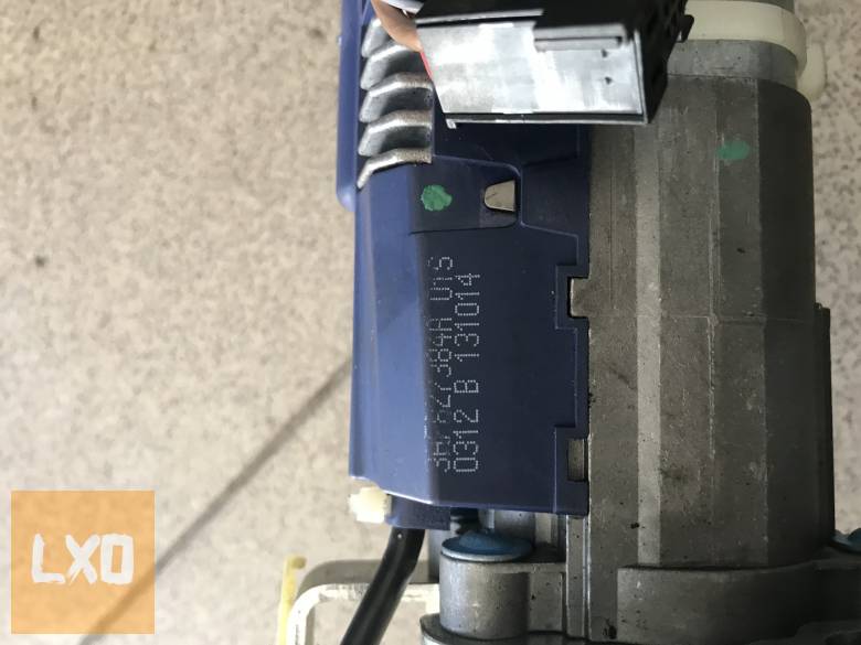 VW PASSAT B7 Variant_  csomagtér motor jobb /elektromos apróhirdetés