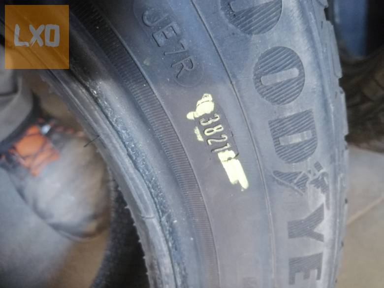 2 db 185/60R15 Goodyear Vector 4 évszakos gumi apróhirdetés