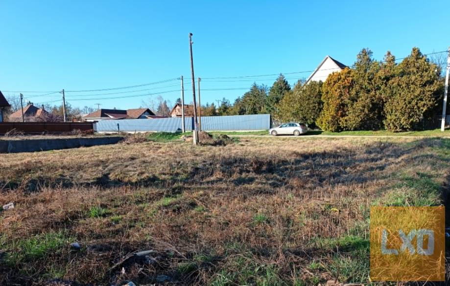 Eladó építési telek Csörög csendes kertvárosi részén! apróhirdetés