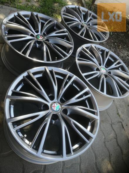 5x110 Alfa Romeo Stelvio, 159, Giulietta, Giulia 18" gyári alufelni apróhirdetés