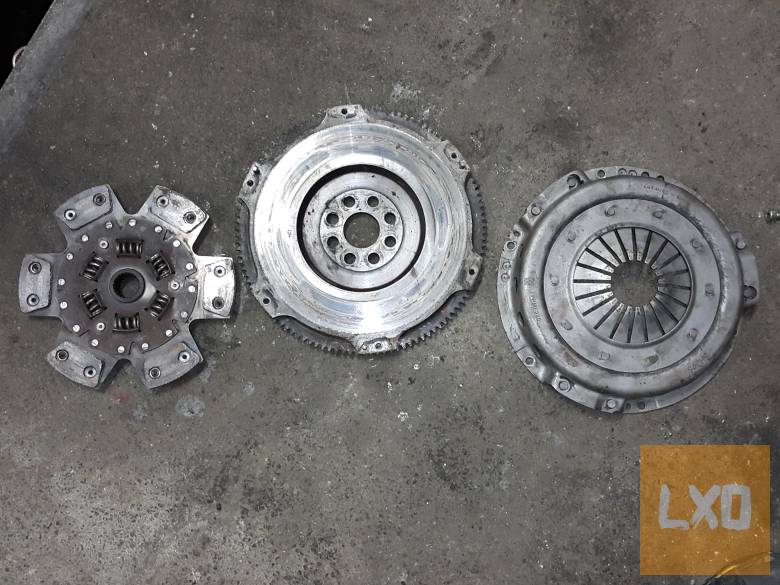 BMW M5 (s38) szinter kuplung apróhirdetés