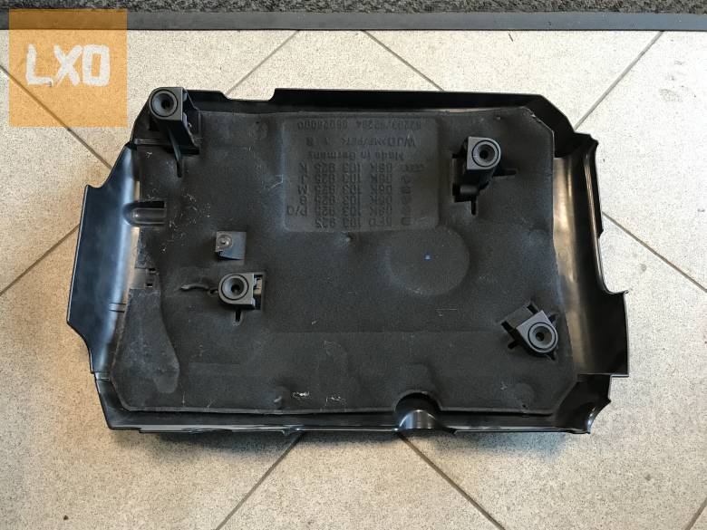 SEAT LEON 5F Cupra 2,0 TSI CJXH / motorburkolat 5F0 103 925 apróhirdetés