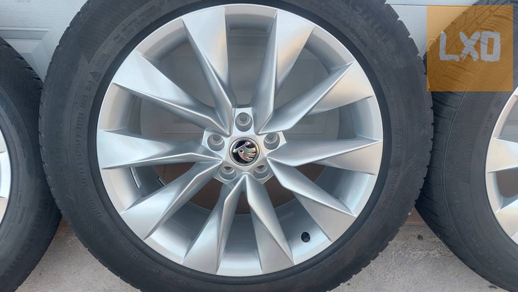 Gyári , Skoda Elroq-Enyaq IV. 19” alufelni ,téli gumi 5x112 apróhirdetés