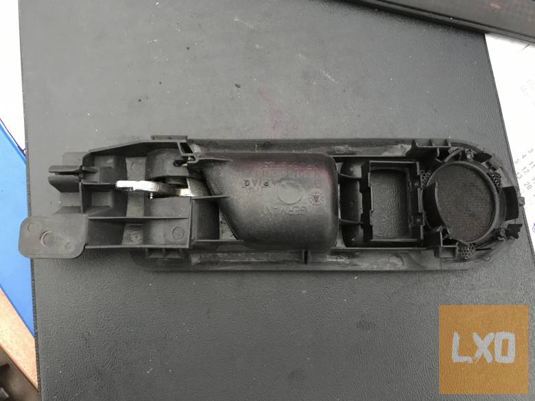 VW PASSAT B5  / jobb hátsó kilincs apróhirdetés