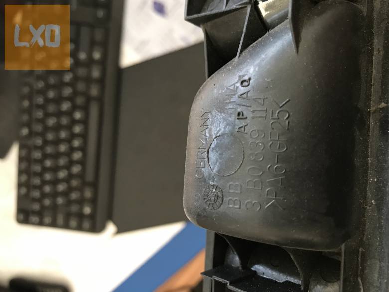 VW PASSAT B5  / jobb hátsó kilincs apróhirdetés