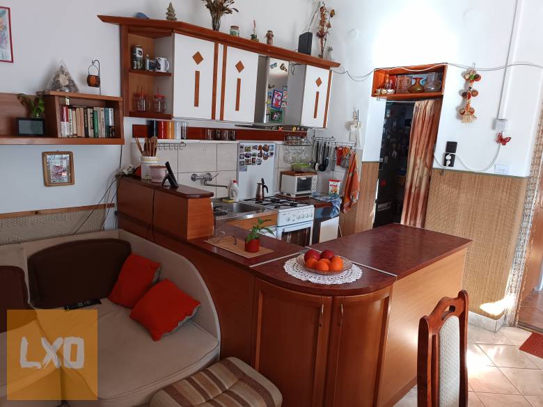 Vámosmikolán eladó lakóház, 40 m2-es műhellyel, nagy telekkel. apróhirdetés
