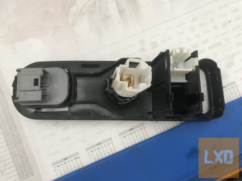 SEAT LEON 1P _ tükör állító gomb kerettel apróhirdetés