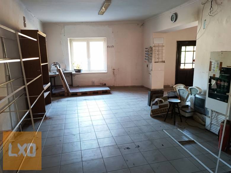 Eladó családi ház Kemence központjában. apróhirdetés