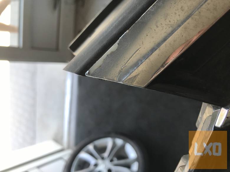 VW PSSAT B8 - sérült hűtőrács apróhirdetés