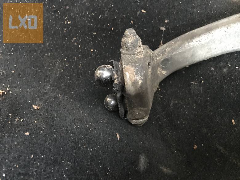 AUDI A4 B8 2,0 CR FL _jobb első csonkállvány 4G0 407 242 C apróhirdetés