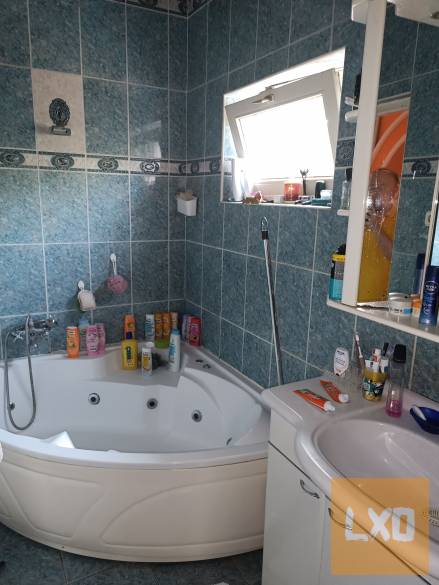 Eladó kétszintes családi ház Göd-Felsőgödön. apróhirdetés