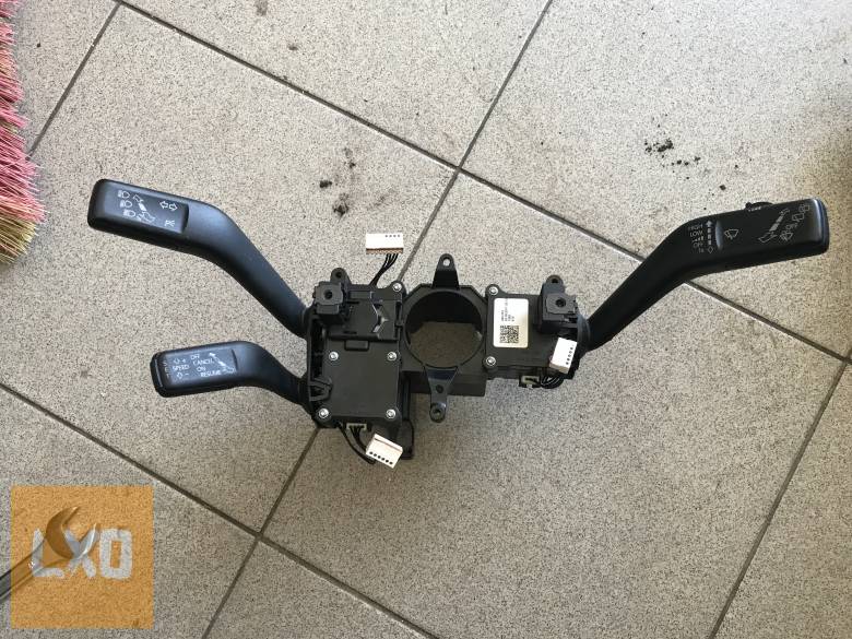 VW PASSAT B7 2,0 CR CFFB - bajuszkapcsoló 3C9 953 501 BN apróhirdetés