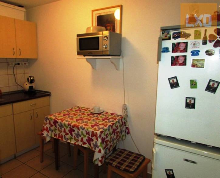 Kiadó 26 m2-es iroda Vác központjához közel. apróhirdetés