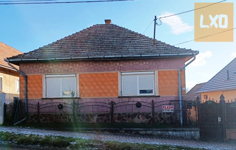 Tágas családi ház eladó Őrbottyán központjában. apróhirdetés