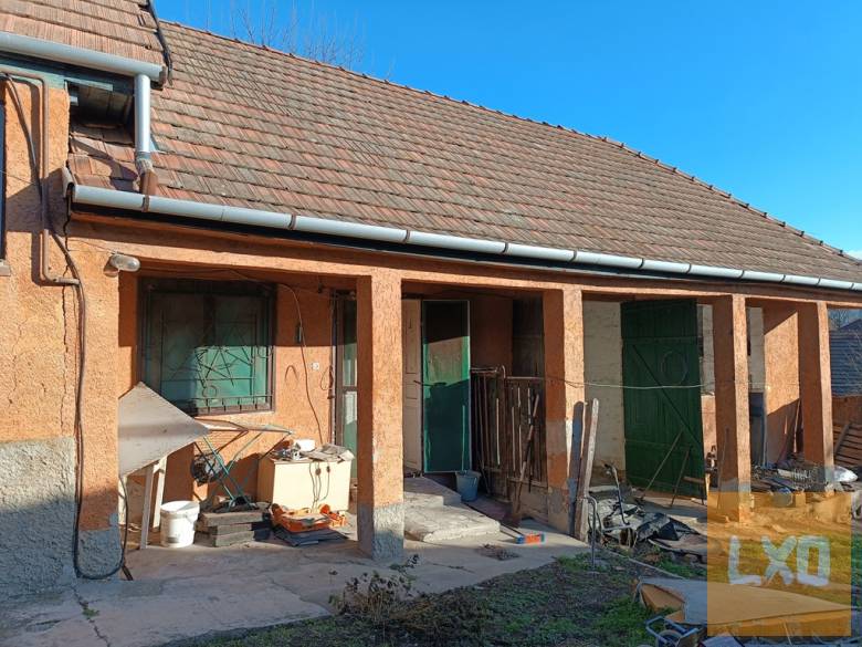 Tágas családi ház eladó Őrbottyán központjában. apróhirdetés