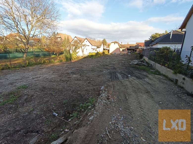 Gödön eladó egy 1070 m2-es, teljes közművel rendelkező építési telek. apróhirdetés