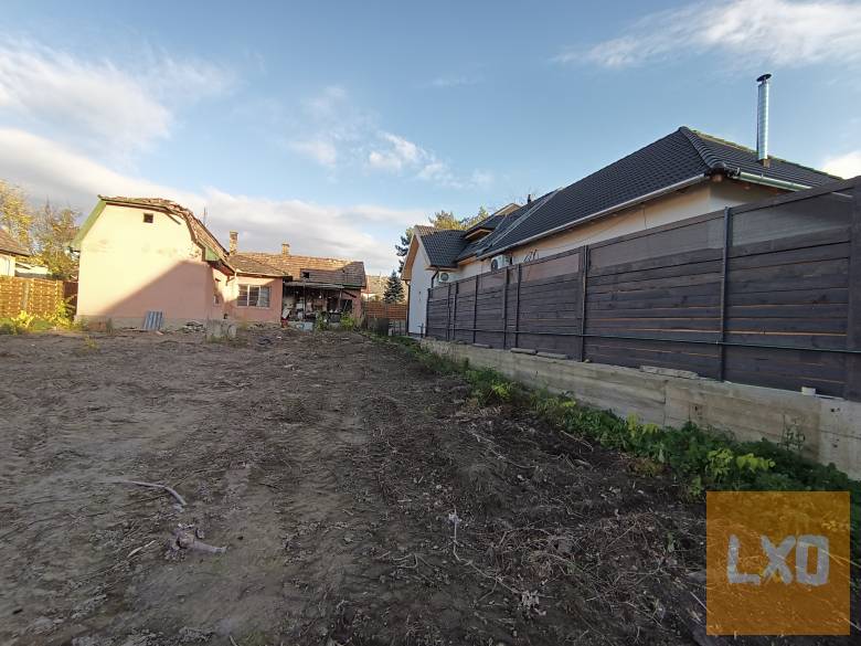 Gödön eladó egy 1070 m2-es, teljes közművel rendelkező építési telek. apróhirdetés