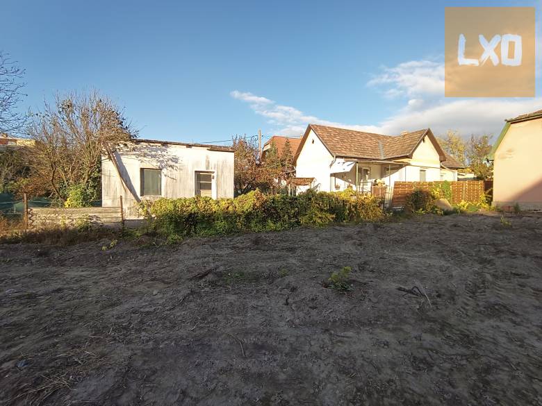 Gödön eladó egy 1070 m2-es, teljes közművel rendelkező építési telek. apróhirdetés