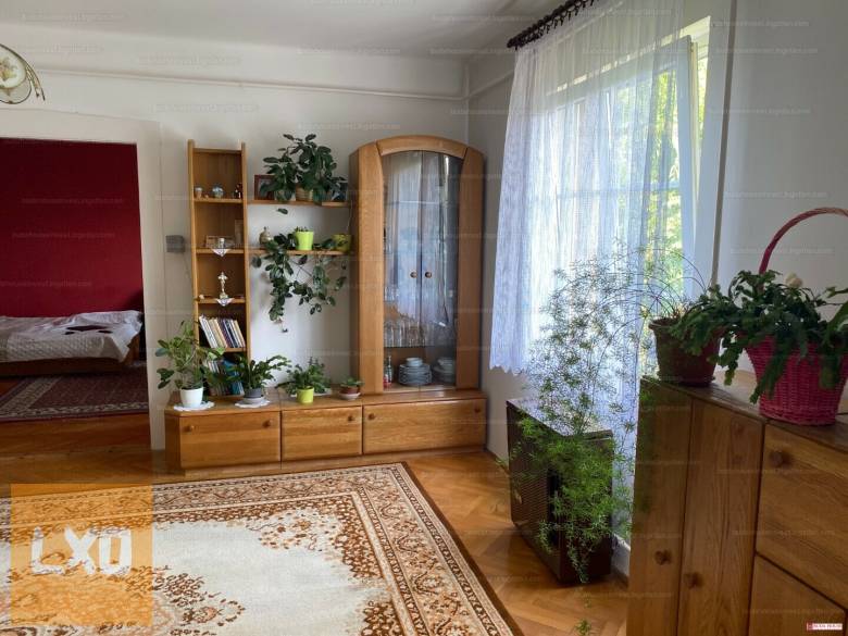Eladó 90 m2-es II. emeleti társasházi lakás Vác központjában. apróhirdetés