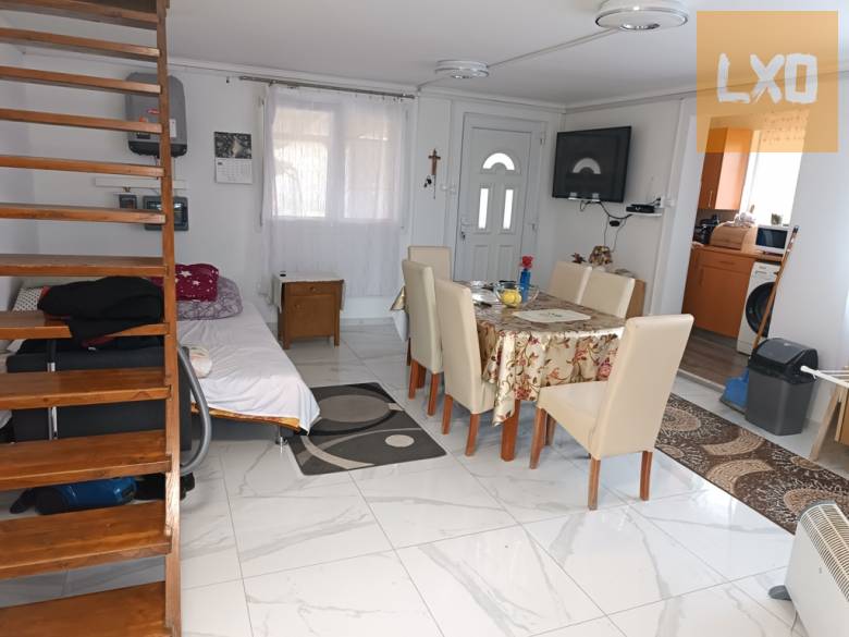 Eladó felújított családi ház Erdőkertesen ! apróhirdetés