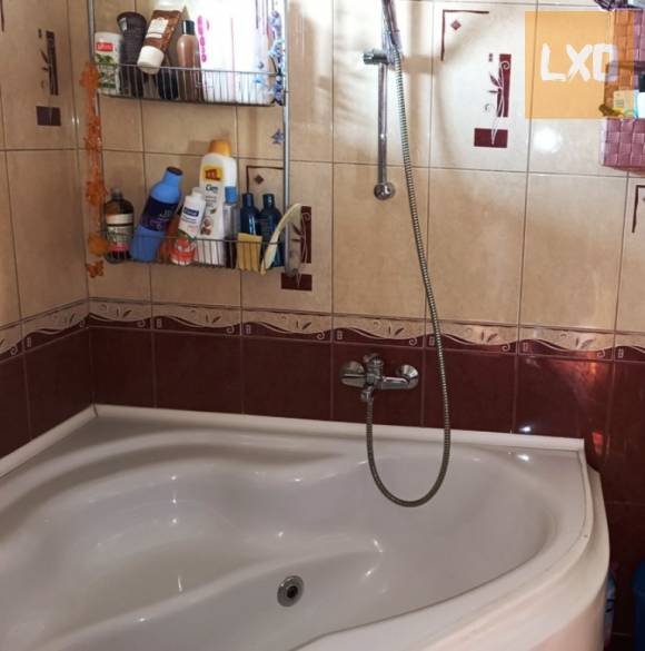 Eladó panorámás, többgenerációs családi ház Vácon apróhirdetés