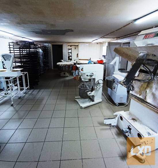 Eladó modern, vegyes funkciójú kereskedelmi komplexum Vácon! apróhirdetés