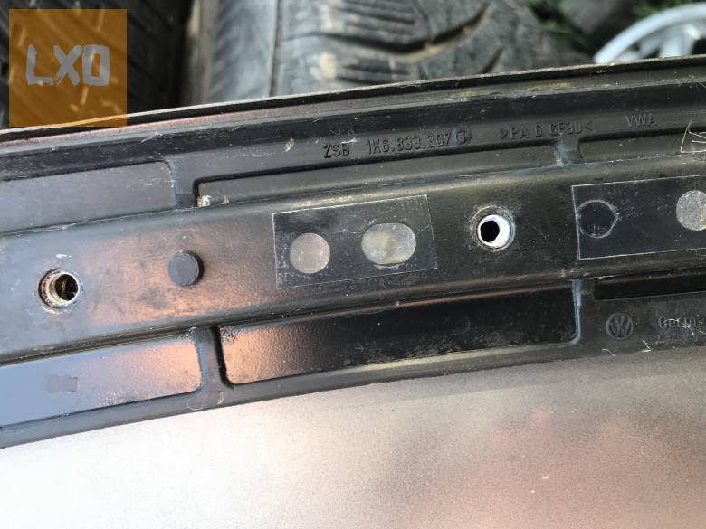 VW GOLF V ** bal hátsó ajtólap apróhirdetés