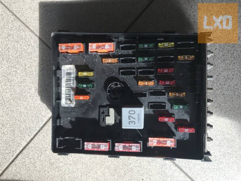 VW PASSAT B7 2,0 CR CFFB -- biztosíték tábla 3C0 987 125 apróhirdetés