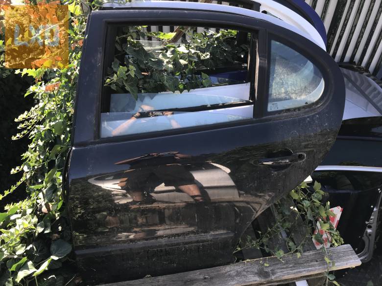 Seat LEON 1M /TOLEDO 1M -- bal hátsó ajtó (fekete) apróhirdetés