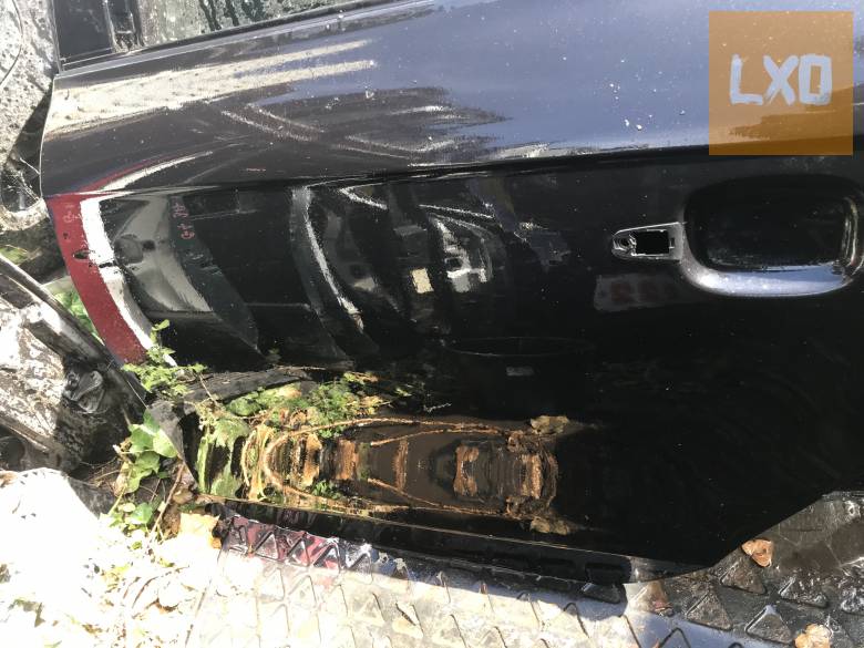 AUDI A4 B8 SEDAN -- bal hátsó ajtó apróhirdetés