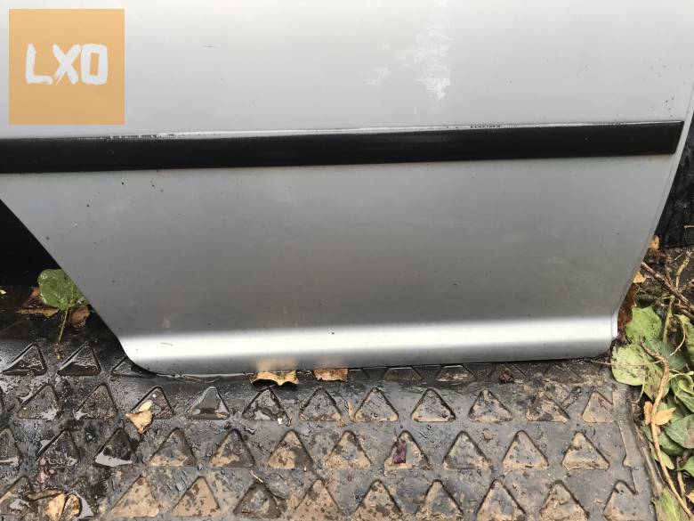 VW BORA  -- jobb hátsó ajtó apróhirdetés