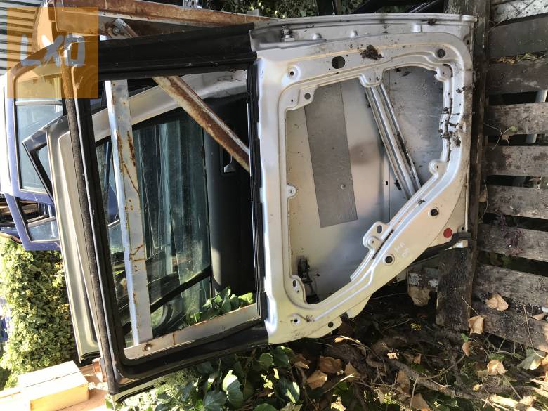 VW PASSAT B5 Variant  -- bal hátsó ajtó apróhirdetés