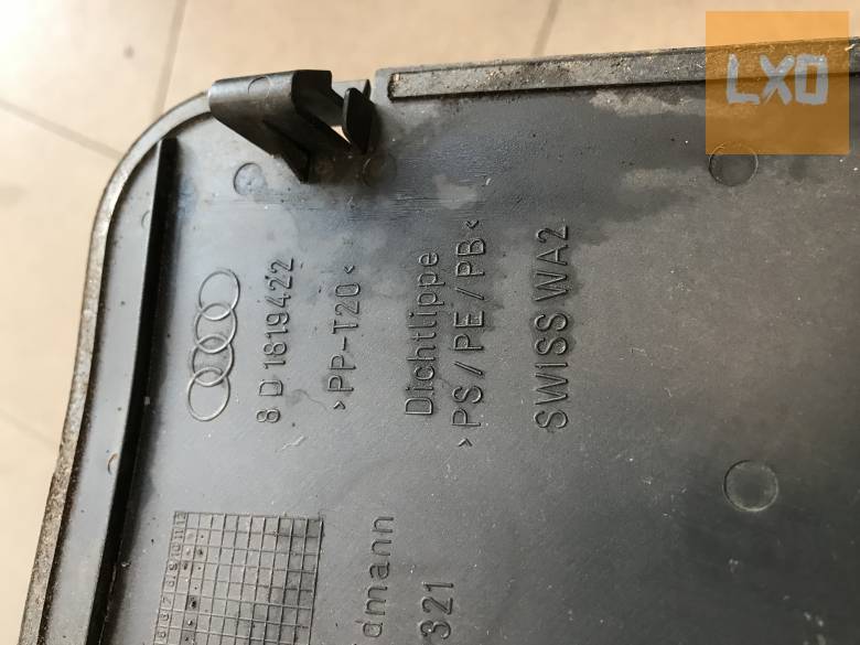 AUDI A4 B5 -- akkumulátor takaró 8D1 819 422 apróhirdetés