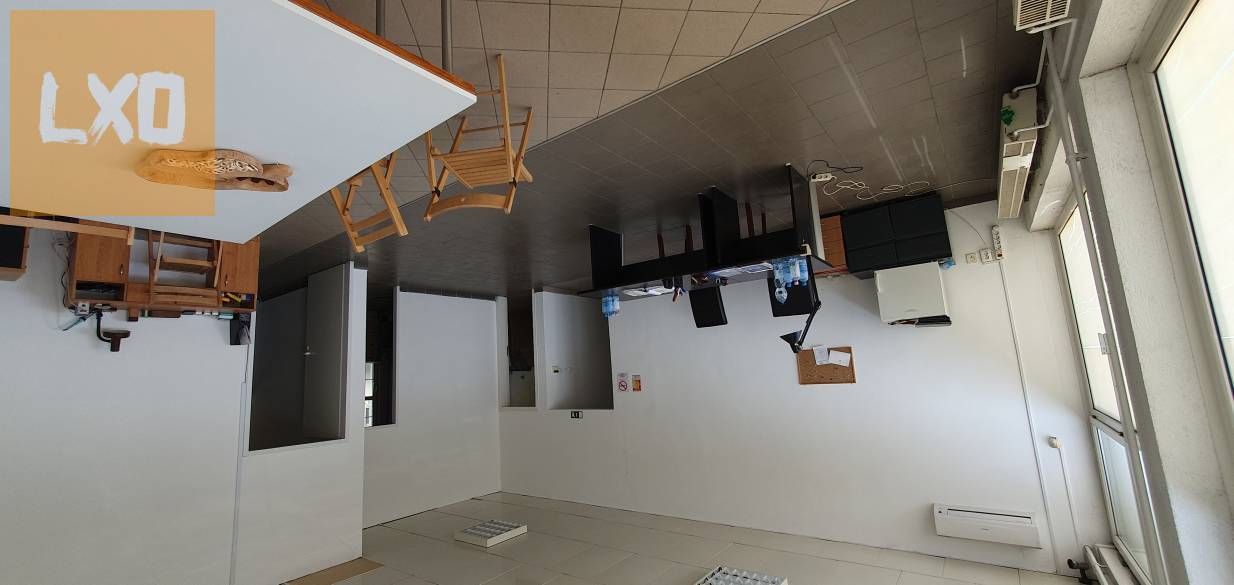 Szolnokon szalon, üzlethelyiség, raktár kiadó apróhirdetés