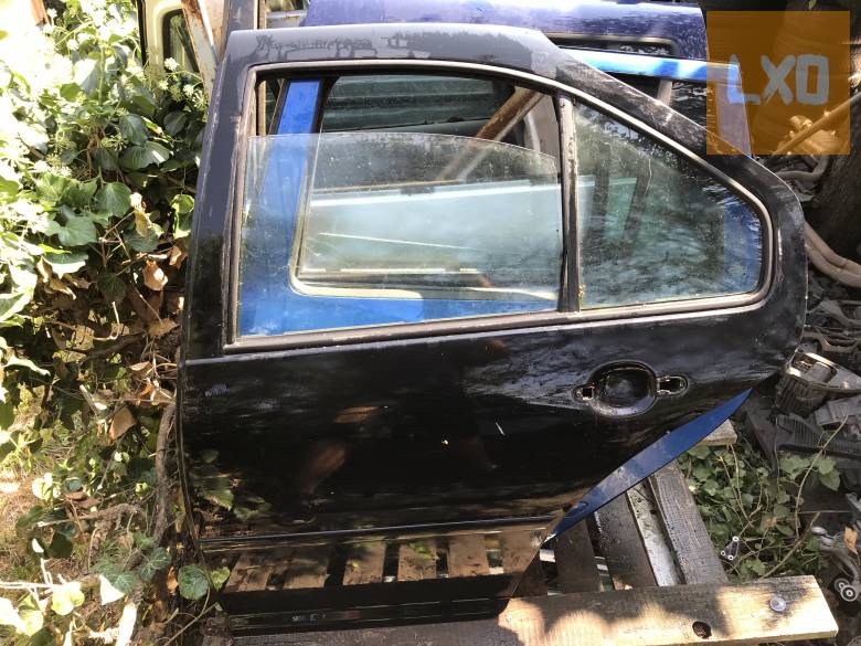 VW BORA -- bal hátsó ajtó apróhirdetés