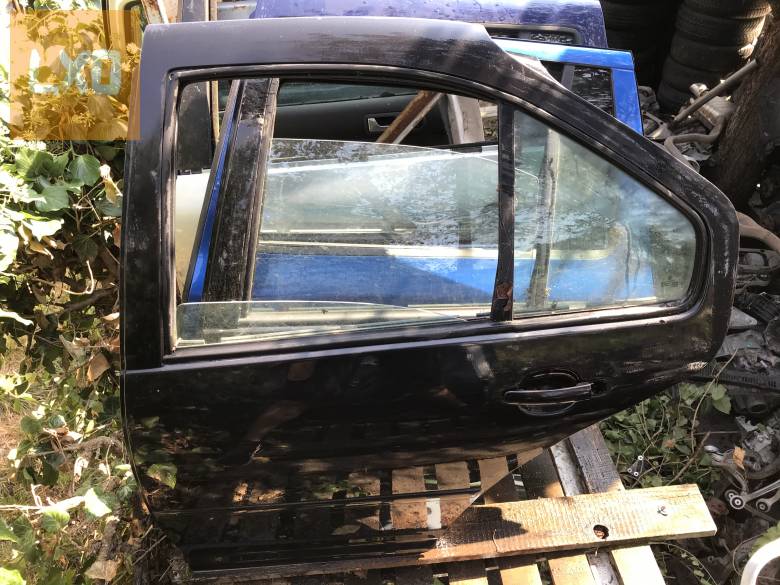 VW BORA -- bal hátsó ajtó ( fekete) apróhirdetés